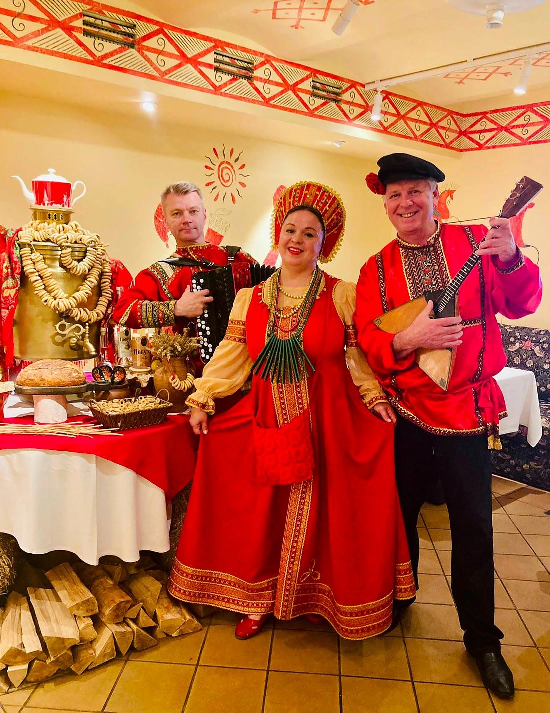 Русский народный фольклорный ансамбль